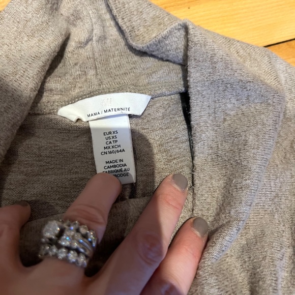 ❤️SOLD❤️H&M maternity cozy leggings - Picture 2 of 2